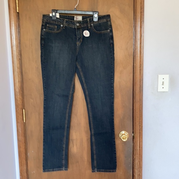 So skinny jean  with decorative stitching on back pockets size 15 - Picture 8 of 17